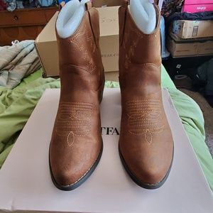 EUC Justfab ankle booties